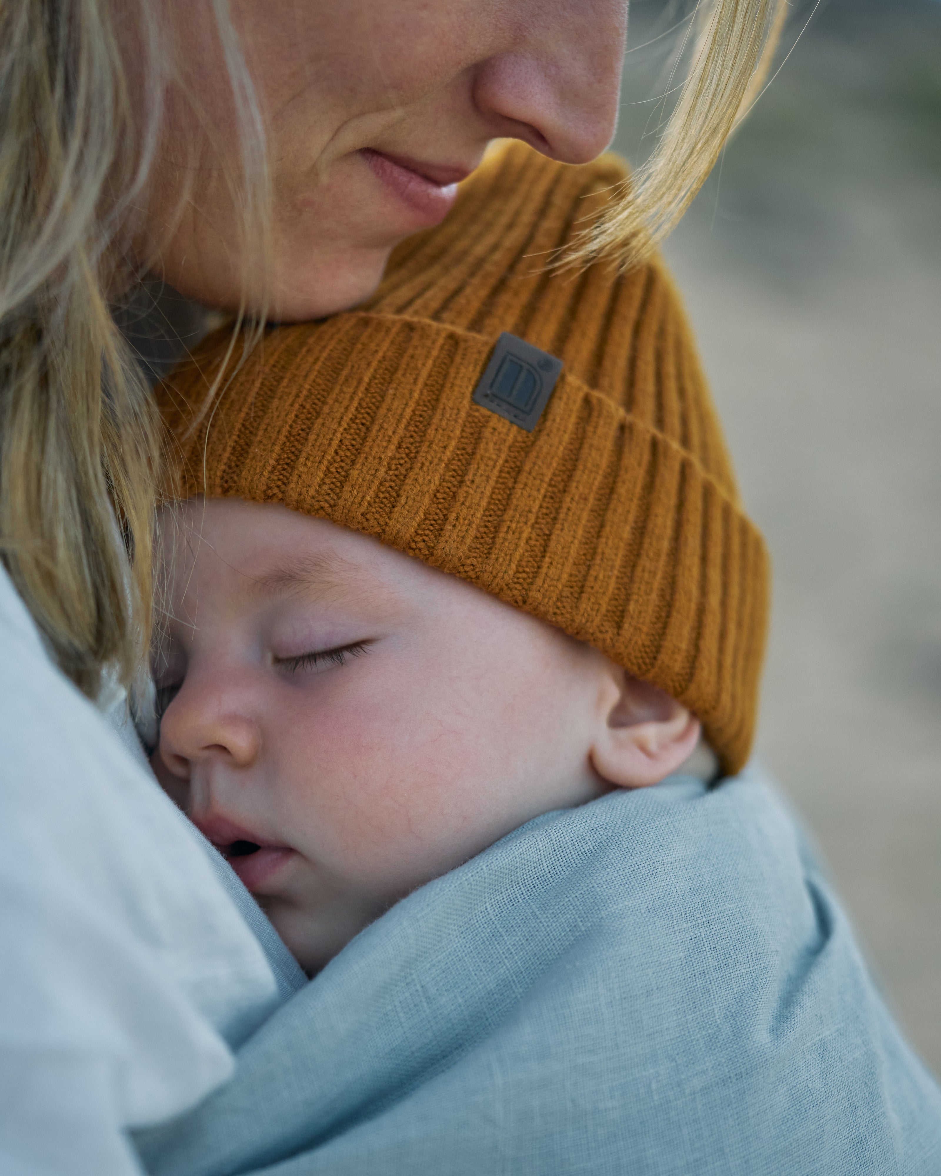 Ring Sling Silva aus Leinen in hellem Grau