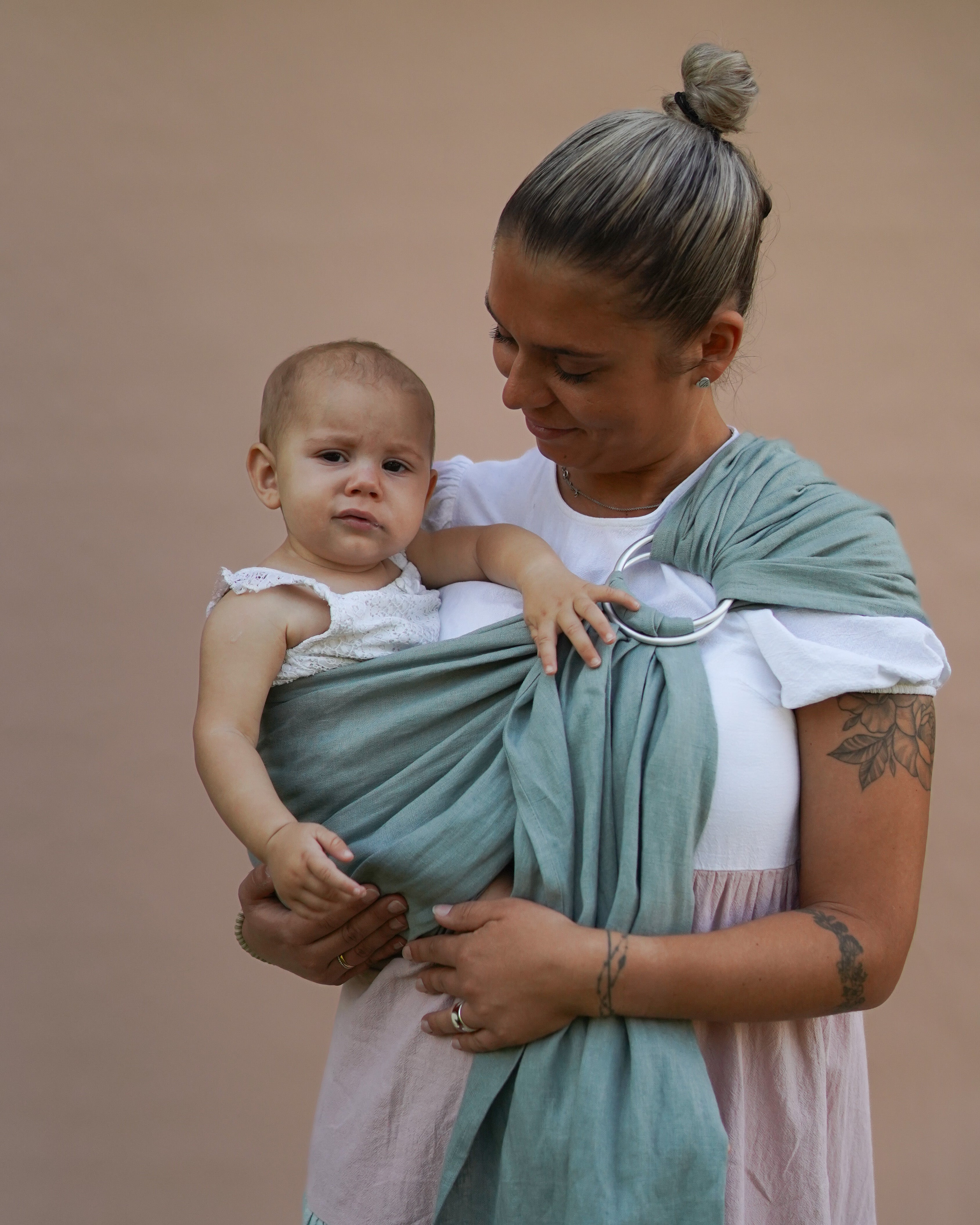 Ring Sling Chloé aus Leinen in blaugrün