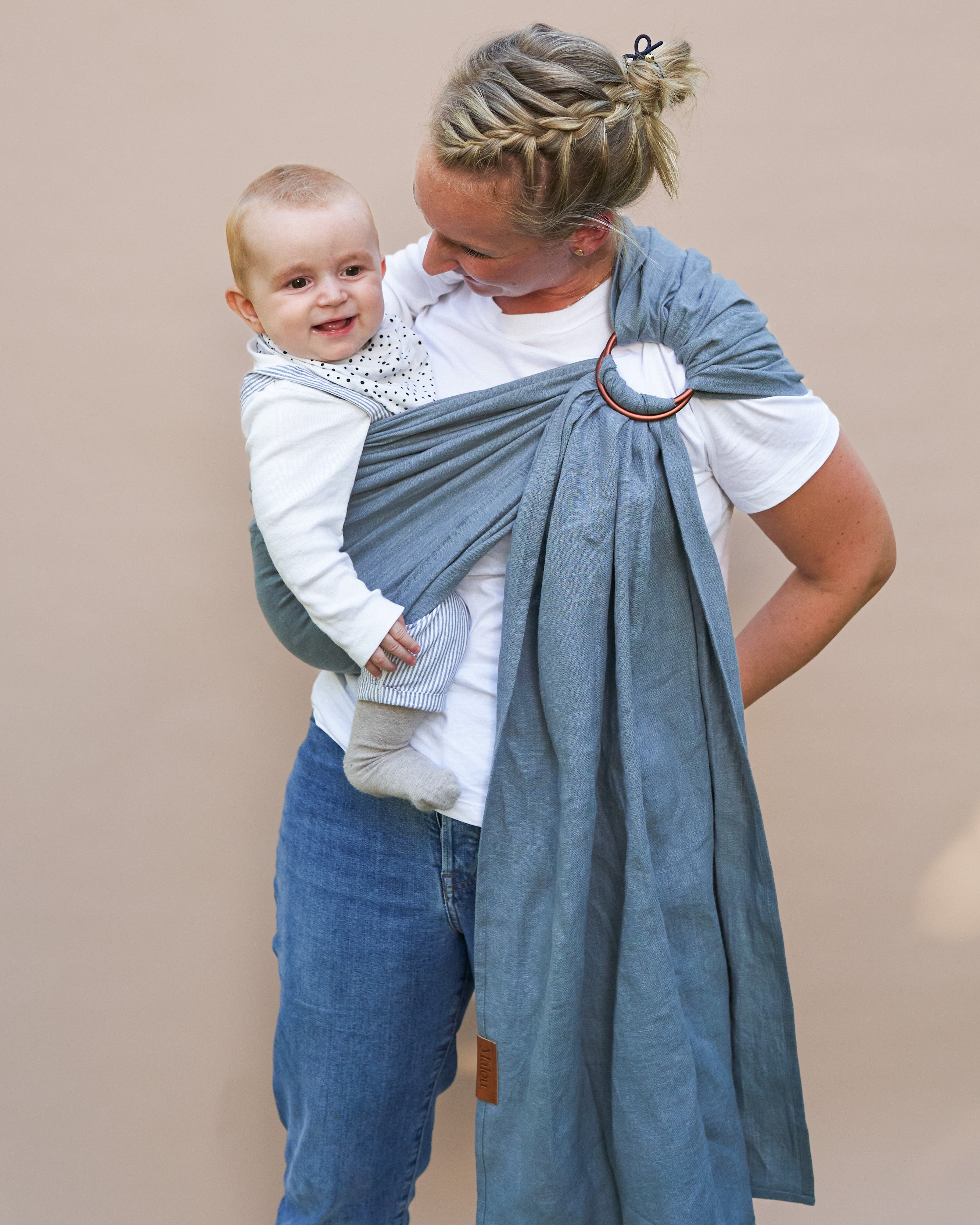 Ring Sling Muriel aus Leinen in gräulichem Blau